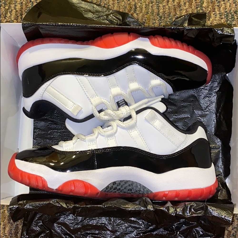 Jordan 11 Retro Low Concord-Bred